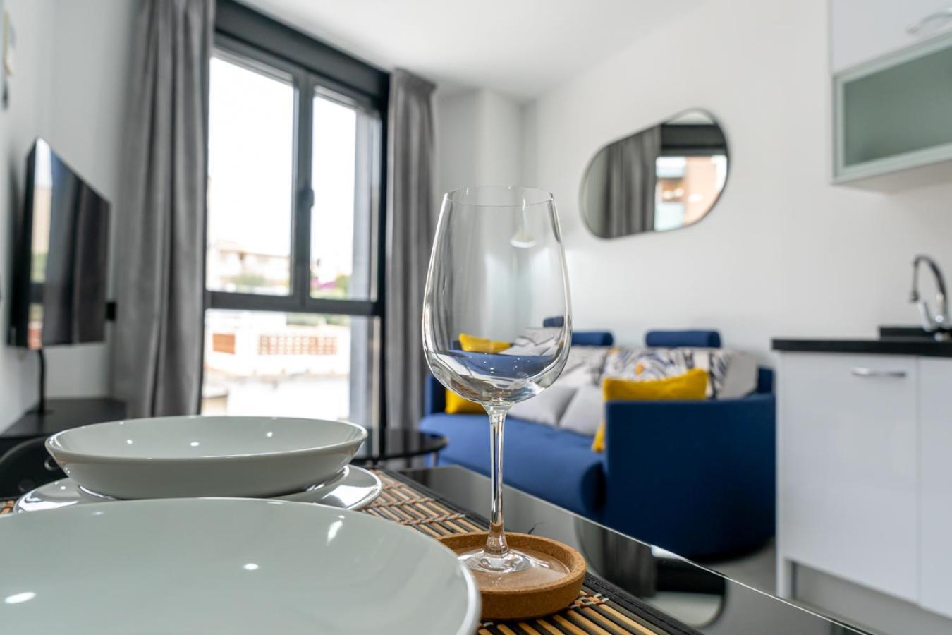 Modern Wave Escape Apartment With Private Parking And Rooftop Pool By Namaste Elite Torremolinos Bagian luar foto