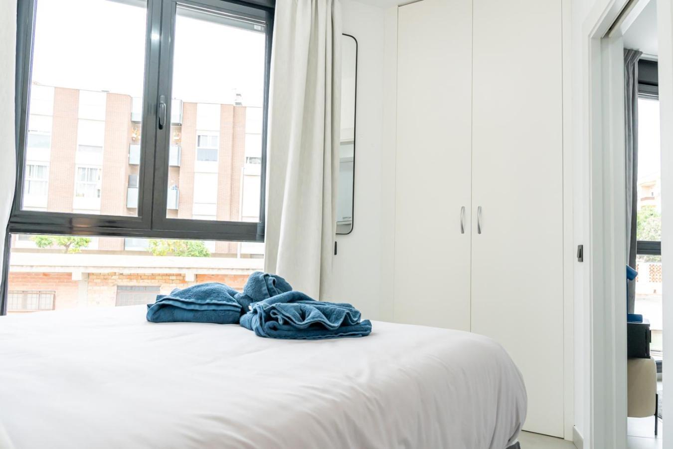 Modern Wave Escape Apartment With Private Parking And Rooftop Pool By Namaste Elite Torremolinos Bagian luar foto