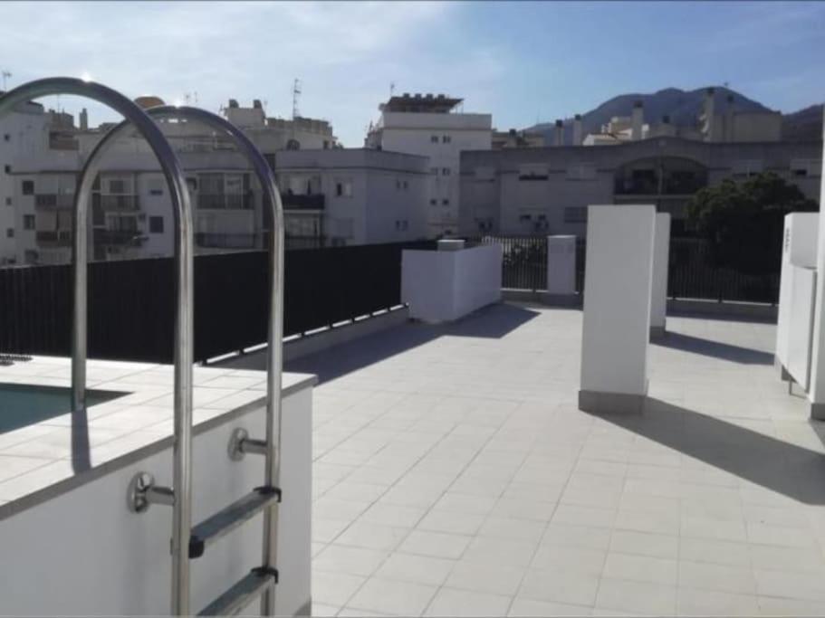 Modern Wave Escape Apartment With Private Parking And Rooftop Pool By Namaste Elite Torremolinos Bagian luar foto